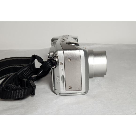 Nikon Coolpix 4800 ED Tested 4MP 8.3X Zoom Digital Camera W/ Accessories - Picture 6 of 12